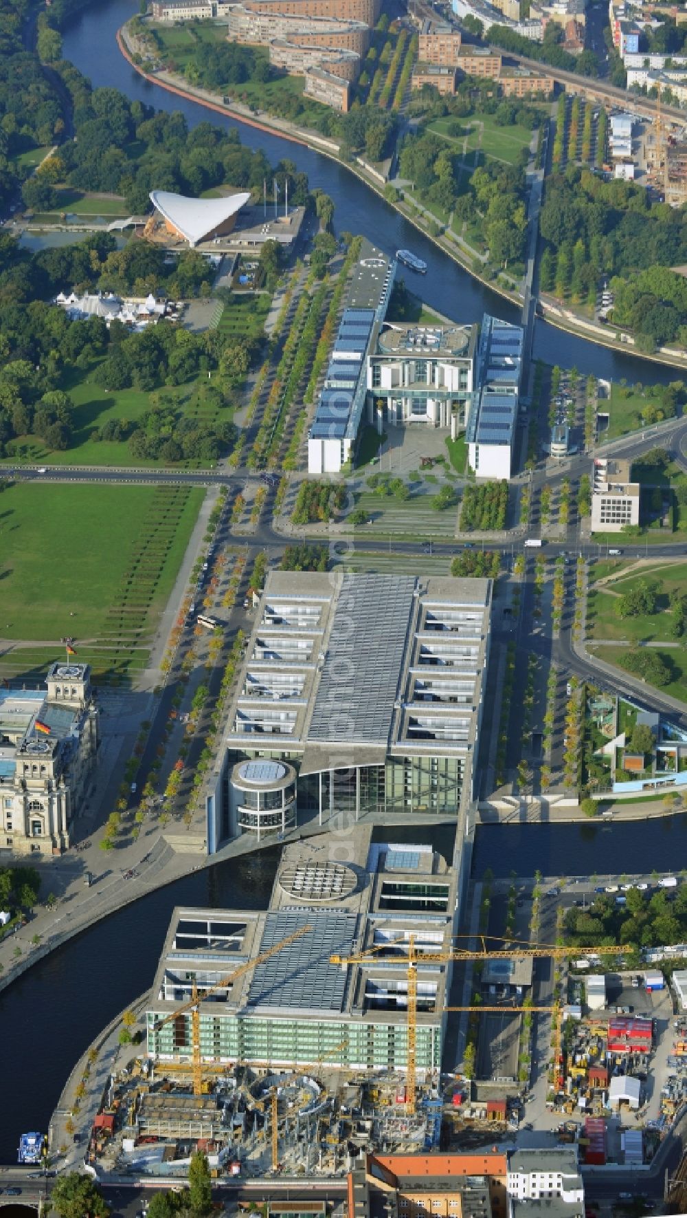 Aerial photograph Berlin - Extension building site of the government building Marie-Elisabeth-Lüders-Haus in the city centre Berlin