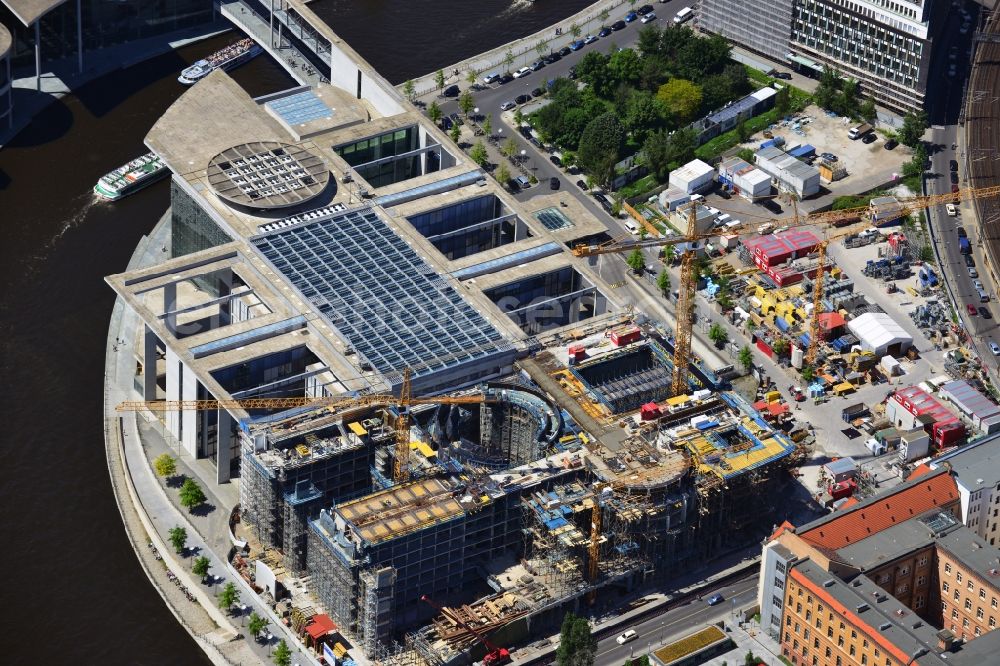 Berlin from the bird's eye view: Extension building site of the government building Marie-Elisabeth-Lüders-Haus in the city centre Berlin