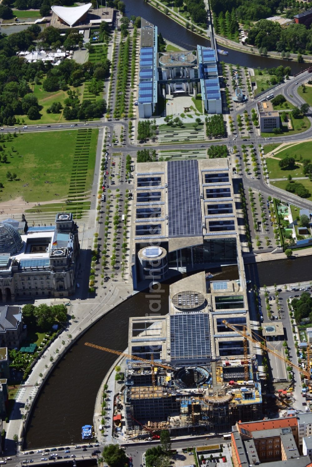 Berlin from the bird's eye view: Extension building site of the government building Marie-Elisabeth-Lüders-Haus in the city centre Berlin