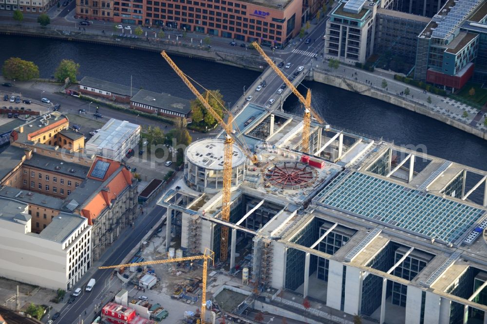 Berlin from the bird's eye view: Extension building site of the government building Marie-Elisabeth-Lüders-Haus in the city centre Berlin