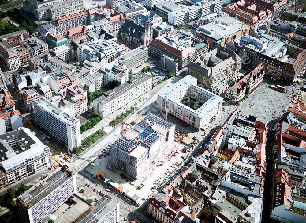 Leipzig / Sachsen from the bird's eye view: 07.09.2002 Baustelle am Marktplatz vor dem Alten Rathaus in Leipzig.