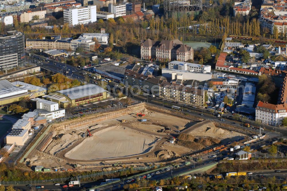 Berlin from above - Blick auf die Baustelle im Dreieck Priesterweg, Sachsendamm und Vorarlberger Damm in Tempelhof-Schöneberg. Auf dem Gelände der einstigen Radrennbahn steht heute das Möbelhaus Kraft. Kontakt: Möbel Kraft GmbH & Co. KG, Sachsendamm 20, 10829 Berlin, Tel: 030/76107-335, E-Mail: info@moebel-kraft.de / Ausführende Baufirma ist die Klebl GmbH, Gößweinstr. 2, 92318 Neumarkt, Tel.: 09181900-0, E-Mail: frank.michaela@klebl.de, klebl@klebl.de / Investor ist: Lutz Neubert, Lutz-Unternehmensgruppe, Römerstr. 39, A-4600 Wels,