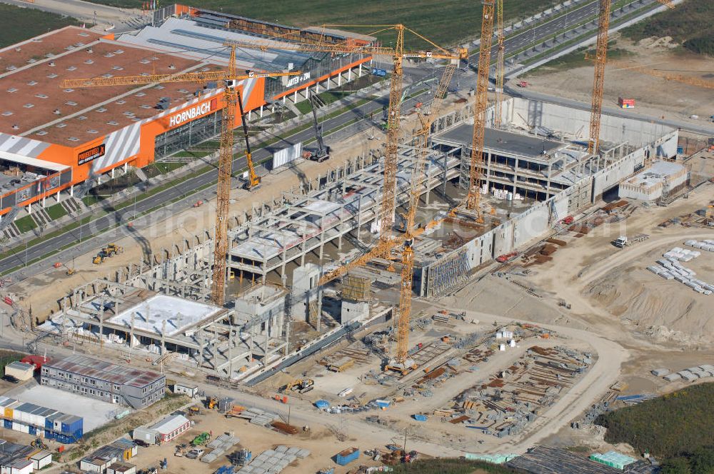 Aerial image MÜNCHEN - Blick auf die Baustelle des Möbelhauses Höffner an der Hans-Steinkohl-Strasse im Südwesten Münchens Ausführende Baufirma ist die Klebl GmbH,Gößweinstraße 2,92318 Neumarkt,Tel.: (0 91 81) 9 00-0,frank.michaela@klebl.de,E-Mail: klebl@klebl.de