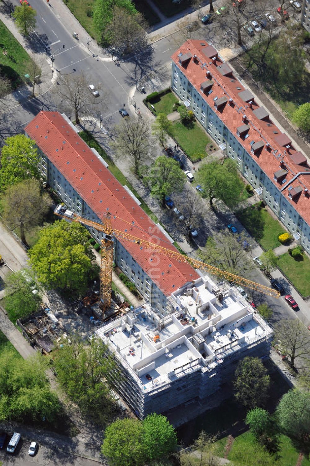 Berlin from above - Baustelle vom Mehrfamilienhaus an der Robert-Uhrig-Straße in Berlin Lichtenberg. Ein Projekt vom Ingenieurbüro Karasch & Küchler GmbH