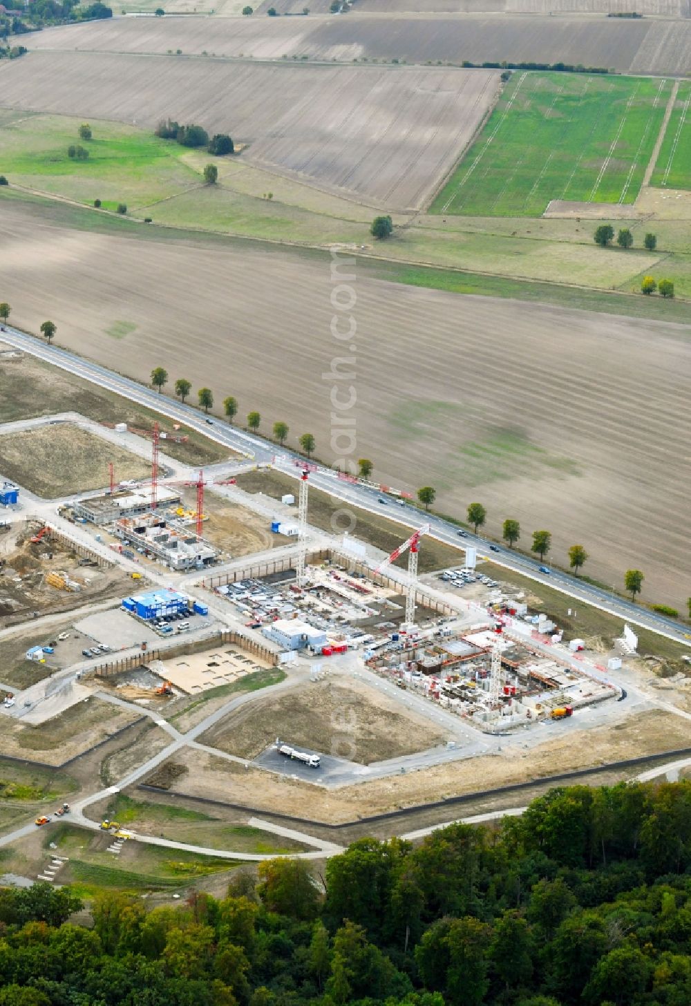 Wolfsburg from the bird's eye view: Residential construction site with multi-family housing development- on the Steimker Gaerten in the district Hellwinkel in Wolfsburg in the state Lower Saxony, Germany