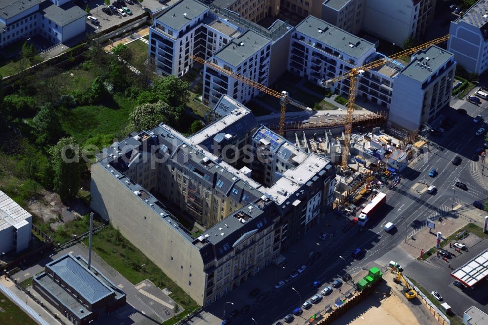 Berlin from the bird's eye view: In the Chausseestrasse at the level Liesenstraße currently being built the Karidu construction Gmbh according to the architect Sagdan Karpuz the Merika Hotel