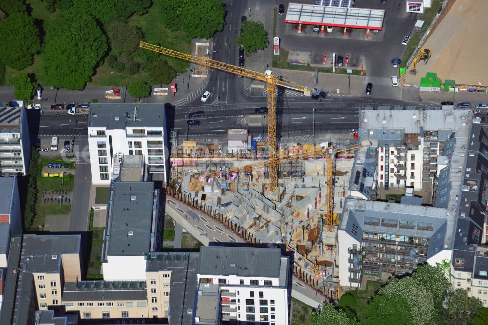 Berlin from the bird's eye view: In the Chausseestrasse at the level Liesenstraße currently being built the Karidu construction Gmbh according to the architect Sagdan Karpuz the Merika Hotel