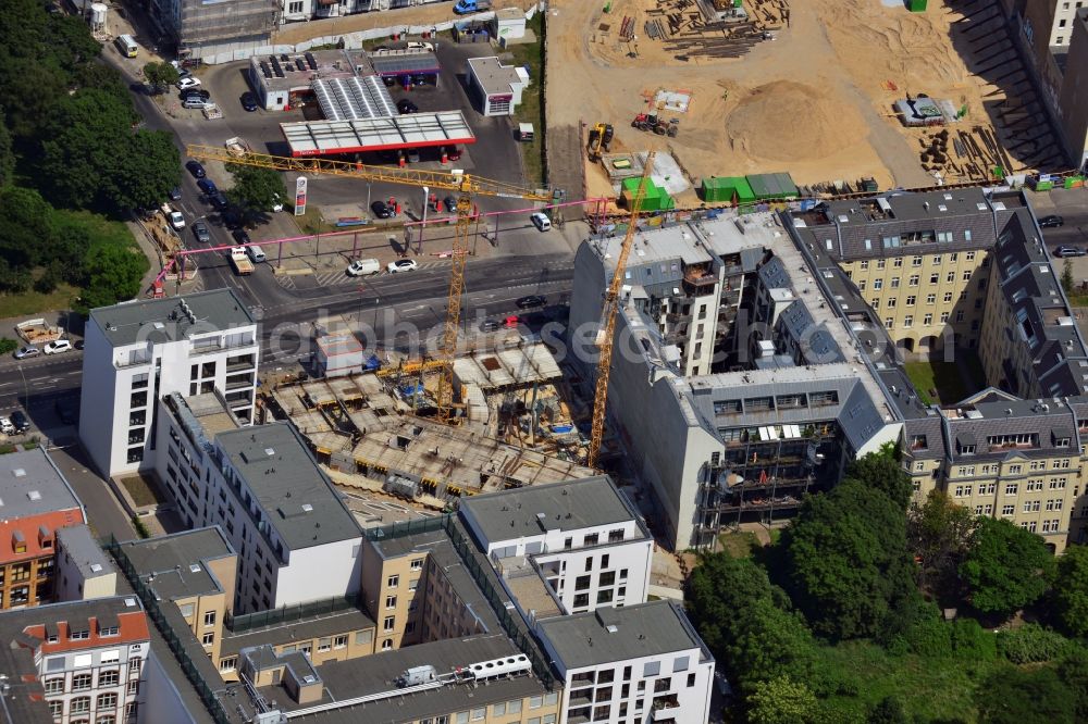 Berlin from the bird's eye view: In the Chaussestrasse at the level Liesenstraße currently being built the Karidu construction Gmbh according to the architect Sagdan Karpuz the Merika Hotel