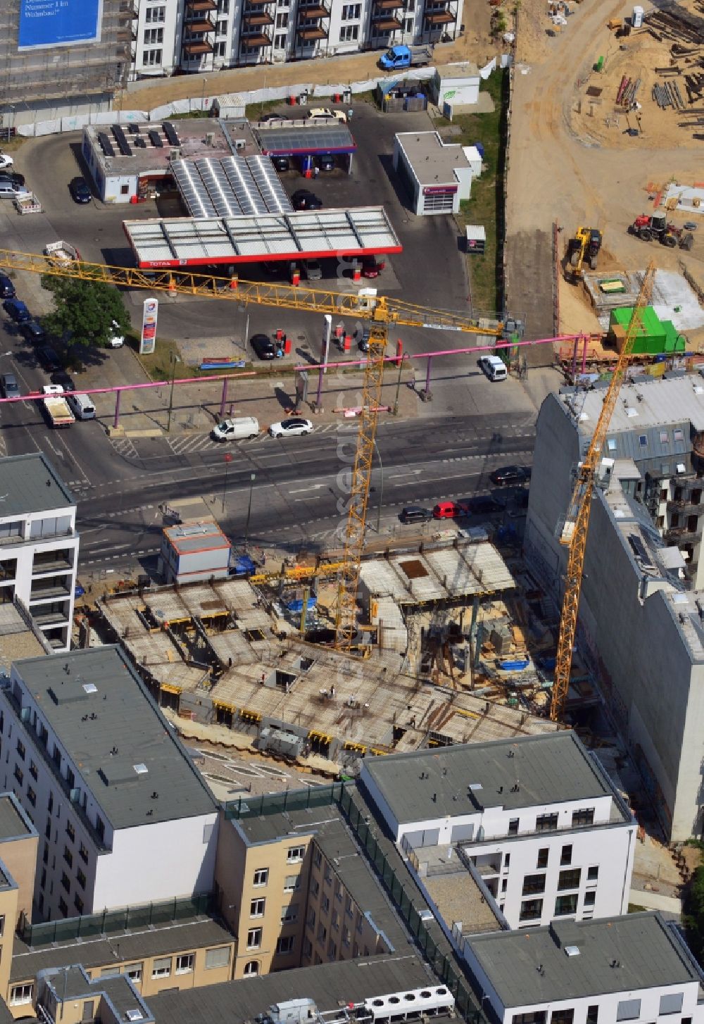 Aerial image Berlin - In the Chaussestrasse at the level Liesenstraße currently being built the Karidu construction Gmbh according to the architect Sagdan Karpuz the Merika Hotel