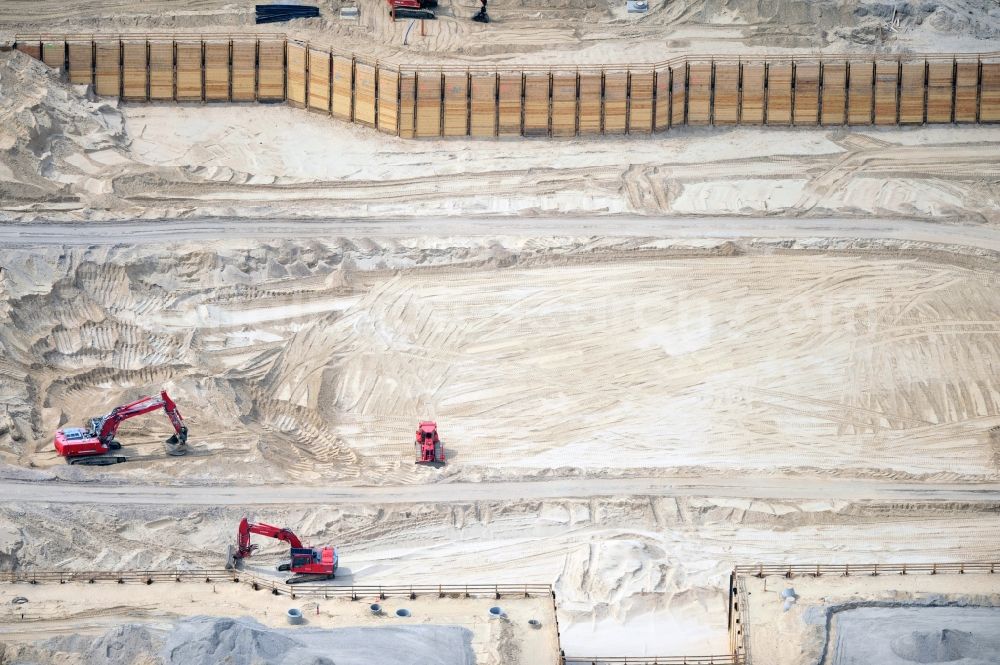 Aerial photograph Berlin - View of construction site at the exhibition venue Cube City Exhibition Grounds in Berlin Charlottenburg. On the site of the demolished Germany Hall is to be completed by the end of 2013, designed by the architectural firm UNIQUE CODE suitable congress hall