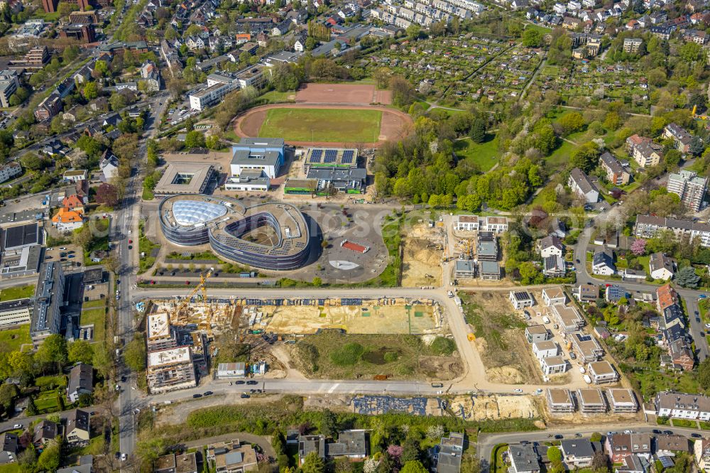 Bochum from the bird's eye view: Residential area construction site of a mixed development with multi-family houses and single-family houses- New building Quartier 47 at the on Querenburger Strasse in the district Wiemelhausen in Bochum at Ruhrgebiet in the state North Rhine-Westphalia, Germany