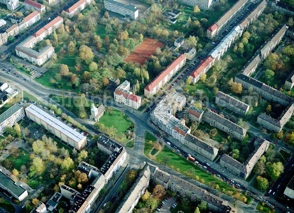 Aerial photograph Berlin - Lichtenberg - Baustelle an der Möllendorfstraße / Bornitzstraße zur Errichtung des Hauses am Löperplatz in Berlin - Lichtenberg.