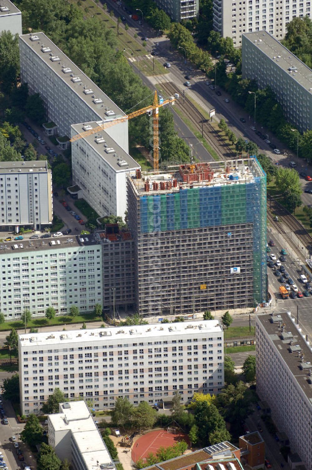 Berlin from the bird's eye view: Blick auf die Baustelle Mollstraße 31 Ecke Otto-Braun-Straße für das neue Wohn- und Geschäftshaus mit dem Namen Königstadt-Carree. Führendes Bauunternehmen ist die DIW Bau GmbH. Kontakt: http://