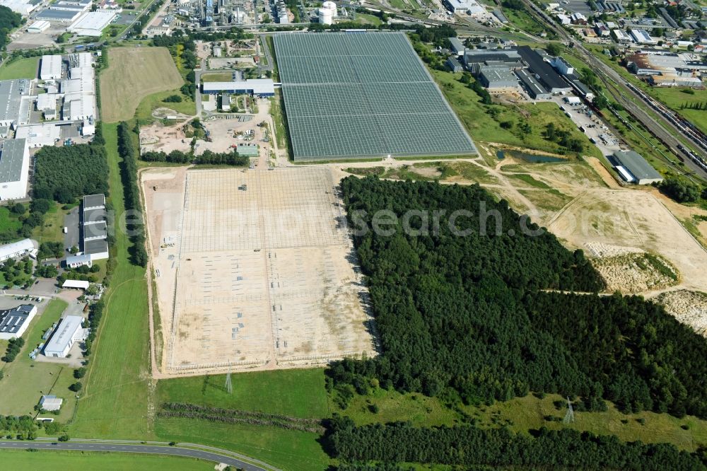 Lutherstadt Wittenberg from above - Construction site and assembly for new greenhouses series of Wittenberg Gemuese GmbH on Hans-Heinrich-Franck-Strasse in Lutherstadt Wittenberg in the state Saxony-Anhalt, Germany