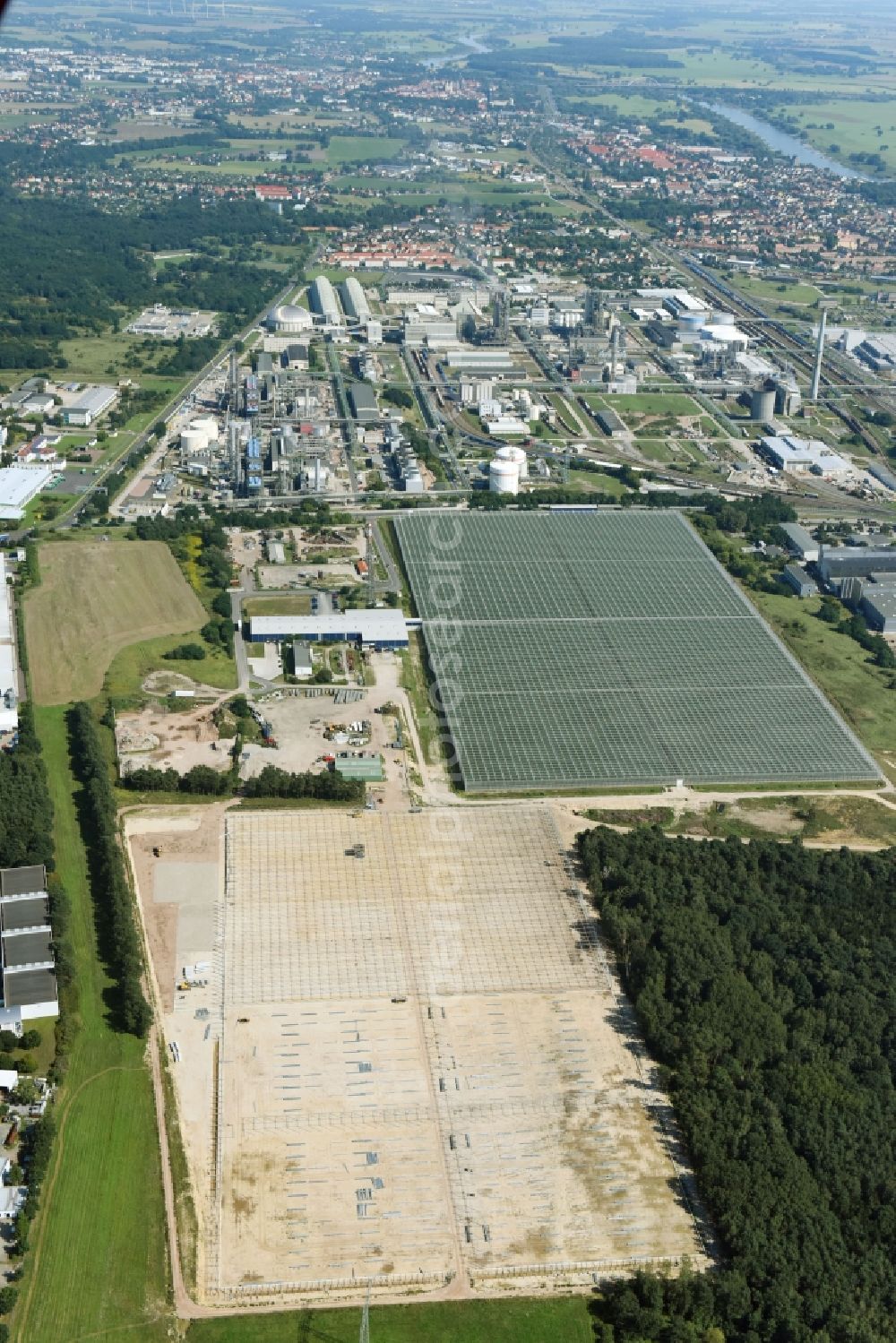 Aerial image Lutherstadt Wittenberg - Construction site and assembly for new greenhouses series of Wittenberg Gemuese GmbH on Hans-Heinrich-Franck-Strasse in Lutherstadt Wittenberg in the state Saxony-Anhalt, Germany