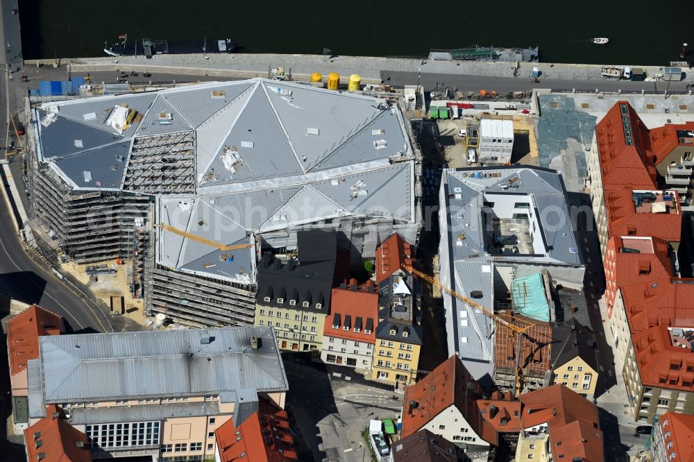 Regensburg from the bird's eye view: Extension of a new construction site at the Museum- Building Museum of Bayerischen Geschichte on Hunnenmarkt - Donauplatz in the district Innenstadt in Regensburg in the state Bavaria, Germany