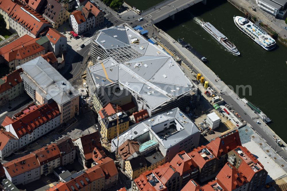 Aerial photograph Regensburg - Extension of a new construction site at the Museum- Building Museum of Bayerischen Geschichte on Hunnenmarkt - Donauplatz in the district Innenstadt in Regensburg in the state Bavaria, Germany