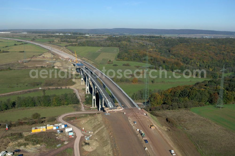 Aerial image Ettenhausen - Blick auf die Baustelle der neuen Nessetalbrücke mit einer Länge von 380 m. Die Brücke ist Teil des Projekt Nordverlegung / Umfahrung Hörselberge der Autobahn E40 / A4 in Thüringen bei Eisenach. Durchgeführt werden die im Zuge dieses Projektes notwendigen Arbeiten unter an derem von den Mitarbeitern der Niederlassung Weimar der EUROVIA Verkehrsbau Union sowie der Niederlassungen Abbruch und Erdbau, Betonstraßenbau, Ingenieurbau und TECO Schallschutz der EUROVIA Beton sowie der DEGES.