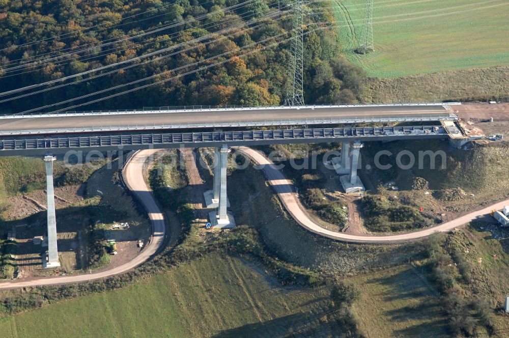 Ettenhausen from the bird's eye view: Blick auf die Baustelle der neuen Nessetalbrücke mit einer Länge von 380 m. Die Brücke ist Teil des Projekt Nordverlegung / Umfahrung Hörselberge der Autobahn E40 / A4 in Thüringen bei Eisenach. Durchgeführt werden die im Zuge dieses Projektes notwendigen Arbeiten unter an derem von den Mitarbeitern der Niederlassung Weimar der EUROVIA Verkehrsbau Union sowie der Niederlassungen Abbruch und Erdbau, Betonstraßenbau, Ingenieurbau und TECO Schallschutz der EUROVIA Beton sowie der DEGES.