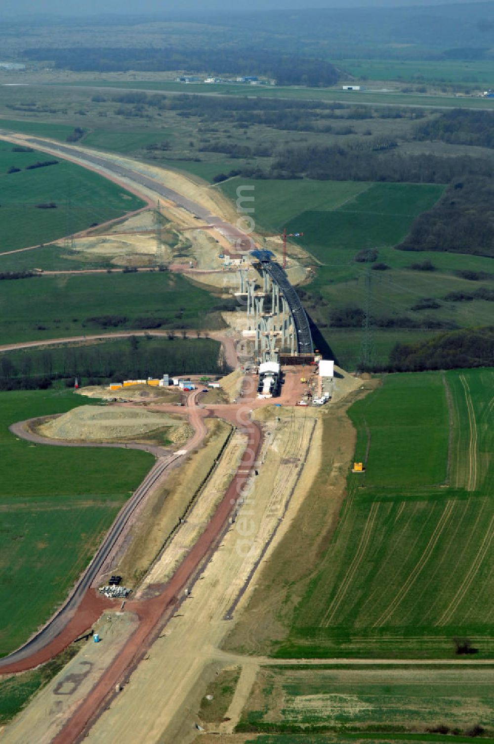 Aerial image Ettenhausen - Blick auf die Baustelle der neuen Nessetalbrücke mit einer Länge von 380 m. Die Brücke ist Teil des Projekt Nordverlegung / Umfahrung Hörselberge der Autobahn E40 / A4 in Thüringen bei Eisenach. Durchgeführt werden die im Zuge dieses Projektes notwendigen Arbeiten unter an derem von den Mitarbeitern der Niederlassung Weimar der EUROVIA Verkehrsbau Union sowie der Niederlassungen Abbruch und Erdbau, Betonstraßenbau, Ingenieurbau und TECO Schallschutz der EUROVIA Beton sowie der DEGE??