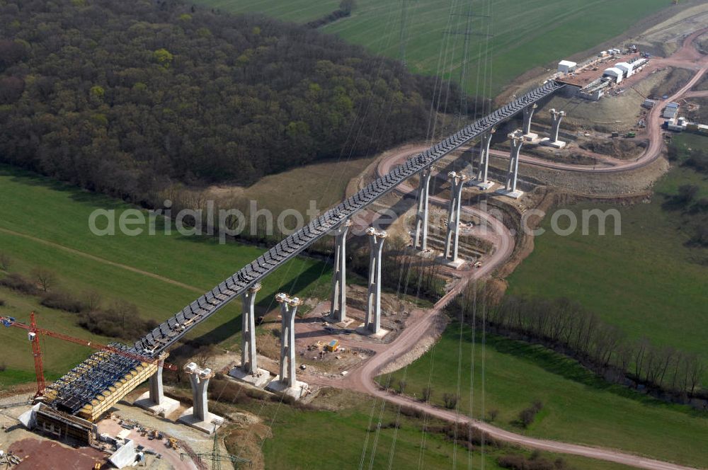 Aerial image Ettenhausen - Blick auf die Baustelle der neuen Nessetalbrücke mit einer Länge von 380 m. Die Brücke ist Teil des Projekt Nordverlegung / Umfahrung Hörselberge der Autobahn E40 / A4 in Thüringen bei Eisenach. Durchgeführt werden die im Zuge dieses Projektes notwendigen Arbeiten unter an derem von den Mitarbeitern der Niederlassung Weimar der EUROVIA Verkehrsbau Union sowie der Niederlassungen Abbruch und Erdbau, Betonstraßenbau, Ingenieurbau und TECO Schallschutz der EUROVIA Beton sowie der DEGE??