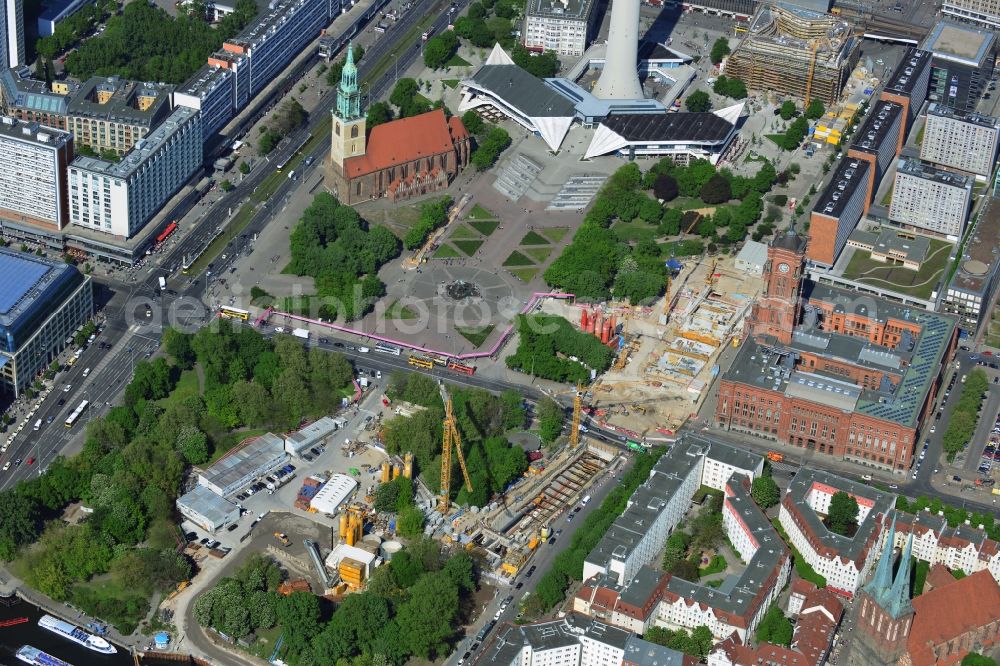 Berlin Mitte from above - Construction site Berliner Rathaus Station of the underground line expansion U5 of the BVG in Berlin-Mitte