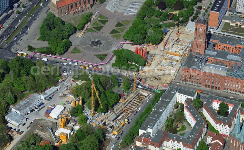 Berlin Mitte from the bird's eye view: Construction site Berliner Rathaus Station of the underground line expansion U5 of the BVG in Berlin-Mitte