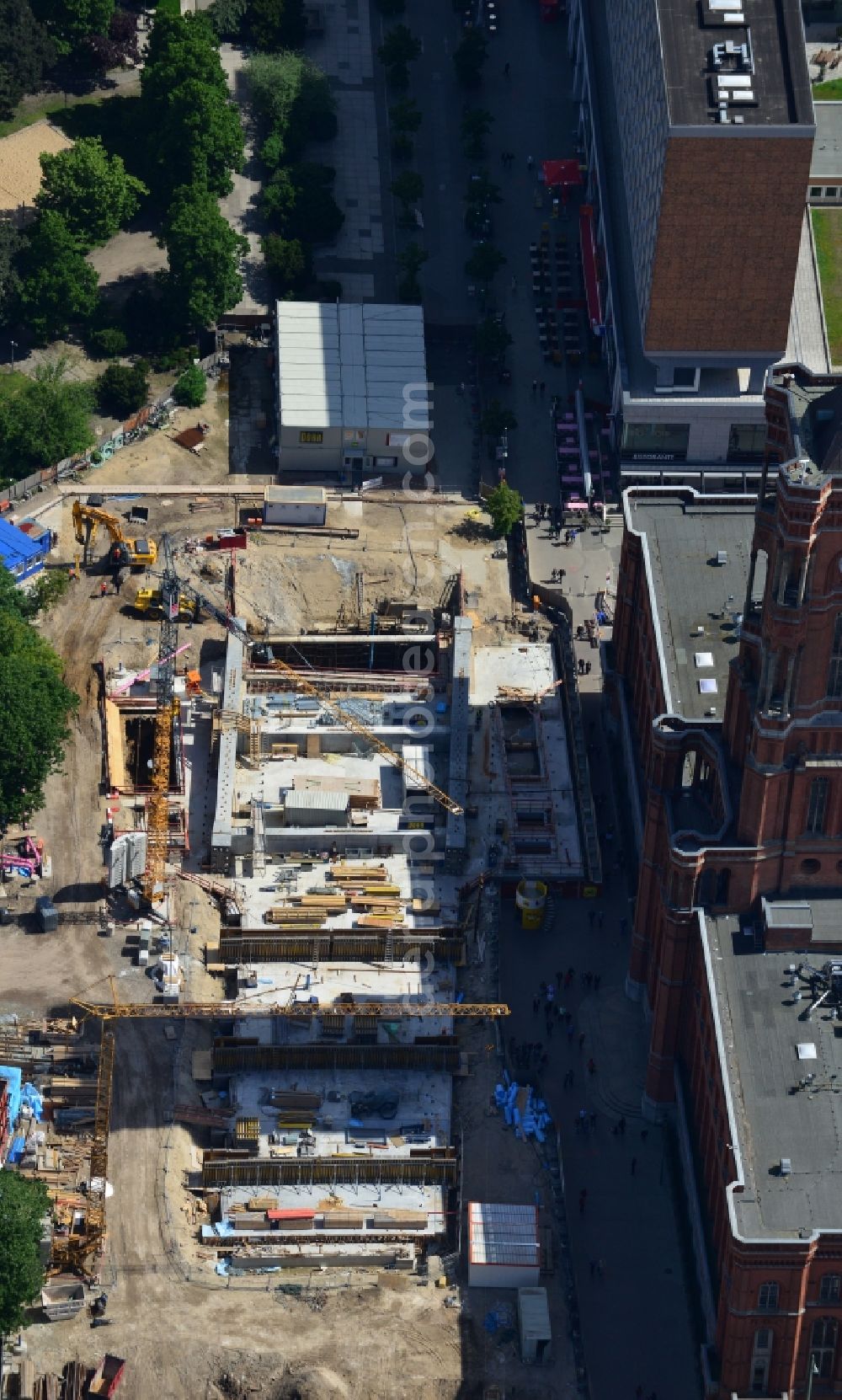 Aerial image Berlin Mitte - Construction site Berliner Rathaus Station of the underground line expansion U5 of the BVG in Berlin-Mitte