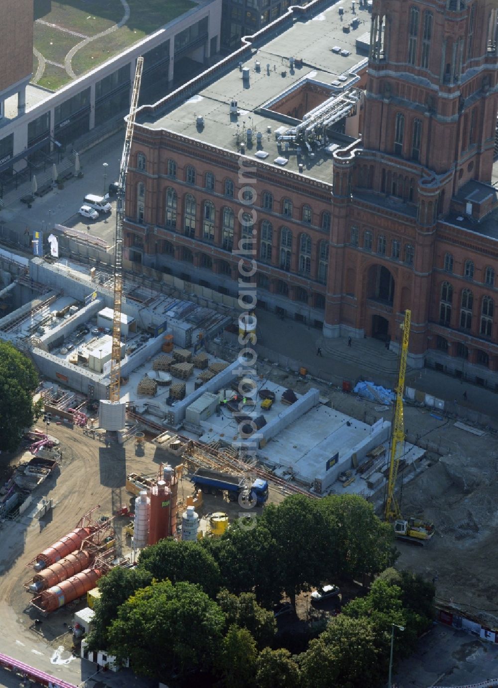 Berlin Mitte from the bird's eye view: Construction site Berliner Rathaus Station of the underground line expansion U5 of the BVG in Berlin-Mitte