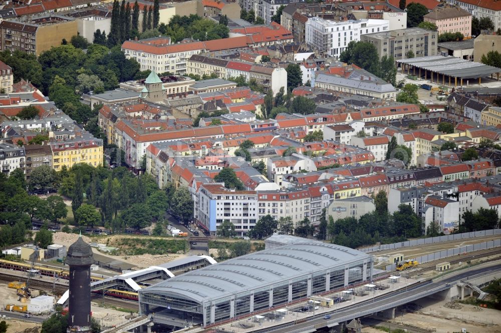 Berlin from above - Construction site of the alteration and new build Berlin S-Bahn station Ostkreuz