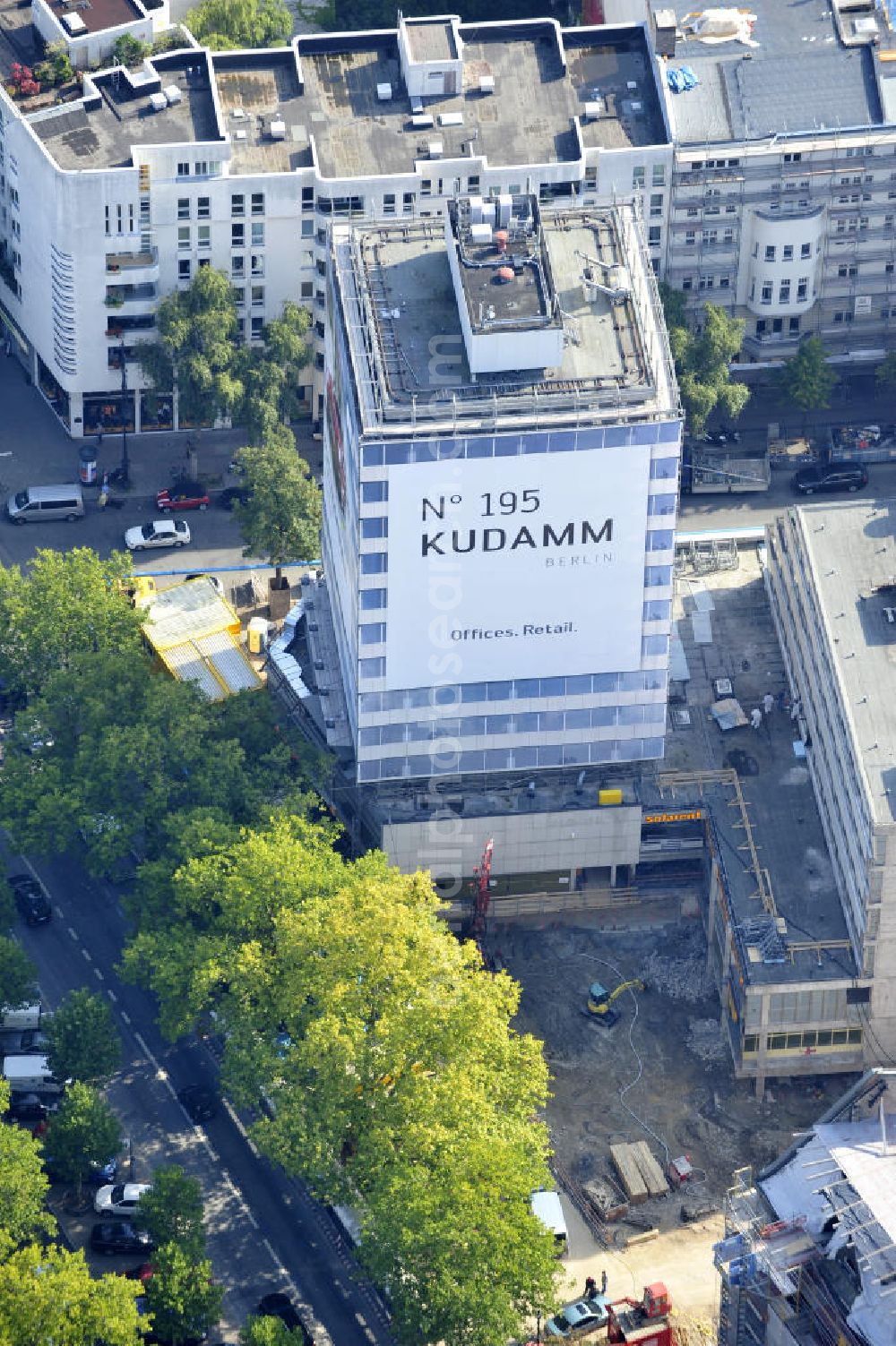 Aerial image Berlin - Areal der Baustelle für den Neubau des Büro- und Geschäftshauses „ N° 195 Kudamm “. ALPINE Bau Deutschland AG führt die Realisierung des Rohbaus sowie die Sanierung des teilweise denkmalgeschützten Gebäudes durch. Bauherr ist die FREO Group. Site for the new office and retail building N ° 195 Kurfürstendamm. ALPINE Bau AG, Germany through the implementation of the structural work and refurbishment of the listed building.