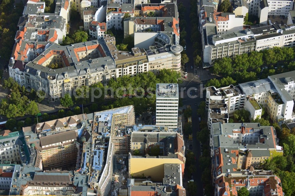 Berlin from above - Site for the new office and retail building N ° 195 Kurfürstendamm. ALPINE Bau AG, Germany through the implementation of the structural work and refurbishment of the listed building