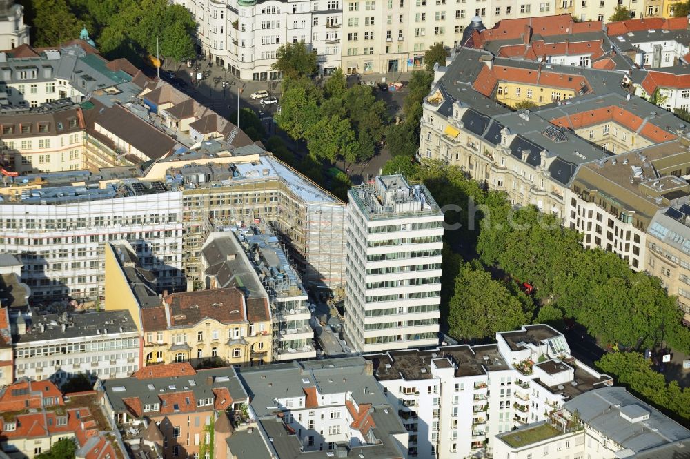 Berlin from above - Site for the new office and retail building N ° 195 Kurfürstendamm. ALPINE Bau AG, Germany through the implementation of the structural work and refurbishment of the listed building