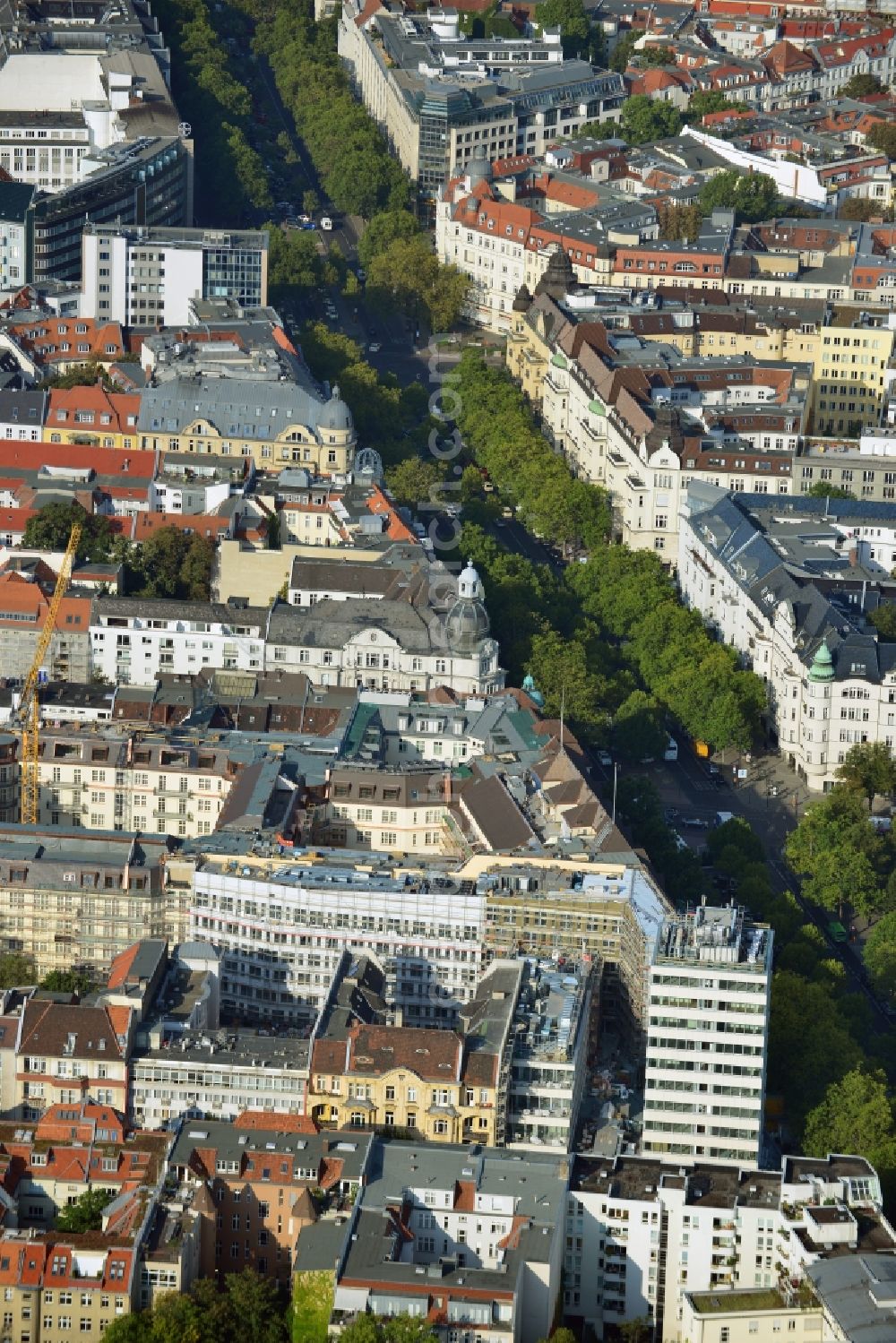 Berlin from the bird's eye view: Site for the new office and retail building N ° 195 Kurfürstendamm. ALPINE Bau AG, Germany through the implementation of the structural work and refurbishment of the listed building