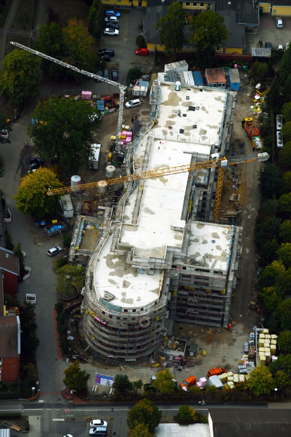 Wolfsburg from above - Construction site of the new buildings of the retirement home - retirement on Antonius-Holling-Weg in Wolfsburg in the state Lower Saxony, Germany