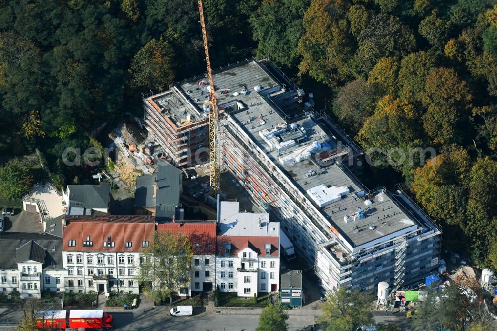 Aerial image Brandenburg an der Havel - Construction site of the new buildings of the retirement home - retirement on Bergstrasse in Brandenburg an der Havel in the state Brandenburg, Germany