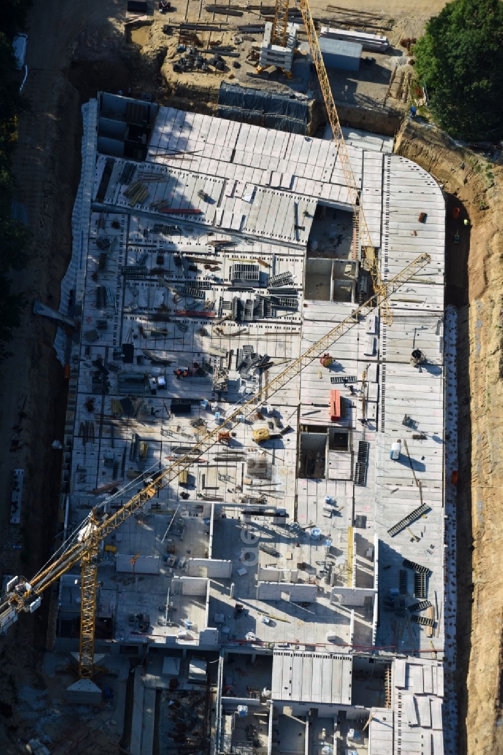 Berlin from the bird's eye view: Construction site of the new buildings of the retirement home - retirement Blumberger Damm corner Altentreptower Strasse in the district Marzahn-Hellersdorf in Berlin, Germany