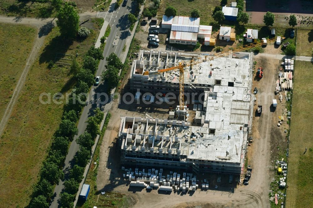 Aerial image Oranienburg - Construction site of the new buildings of the retirement home - retirement of Oranienburger Wohnungsbaugenossenschaft on Walther-Bothe-Strasse in Oranienburg in the state Brandenburg, Germany