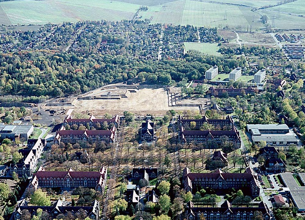 Aerial photograph Berlin-Buch - 27.10.2003 Baustelle für den Neubau der Helios Klinik AG in Berlin-Buch Wiltbergstraße 50 13125 Berlin postmaster@berlin.helios-kliniken.de Telefon: +49 (0)30 94 01 - 0 Telefax: +49 (0)30 94 01 - 21 51