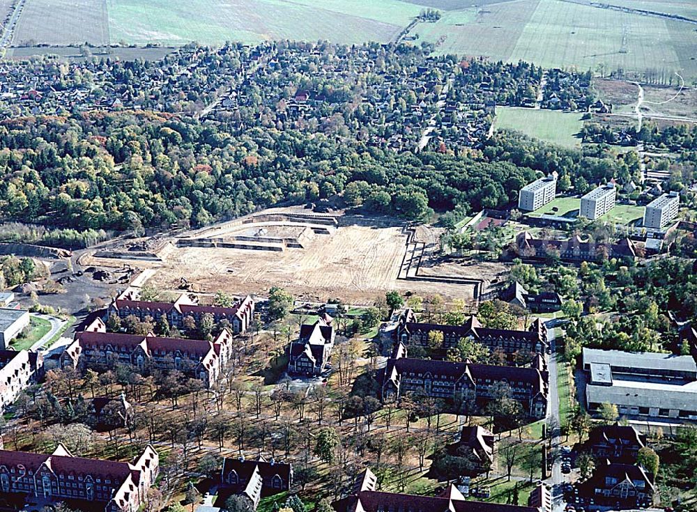 Berlin-Buch from above - 27.10.2003 Baustelle für den Neubau der Helios Klinik AG in Berlin-Buch Wiltbergstraße 50 13125 Berlin postmaster@berlin.helios-kliniken.de Telefon: +49 (0)30 94 01 - 0 Telefax: +49 (0)30 94 01 - 21 51