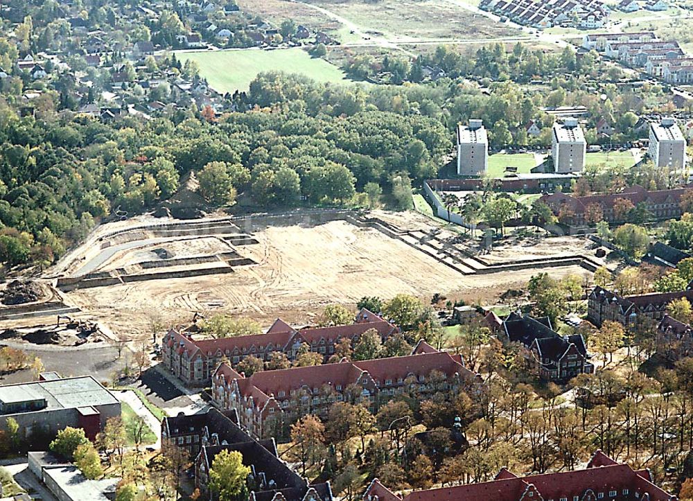 Berlin-Buch from the bird's eye view: 27.10.2003 Baustelle für den Neubau der Helios Klinik AG in Berlin-Buch Wiltbergstraße 50 13125 Berlin postmaster@berlin.helios-kliniken.de Telefon: +49 (0)30 94 01 - 0 Telefax: +49 (0)30 94 01 - 21 51