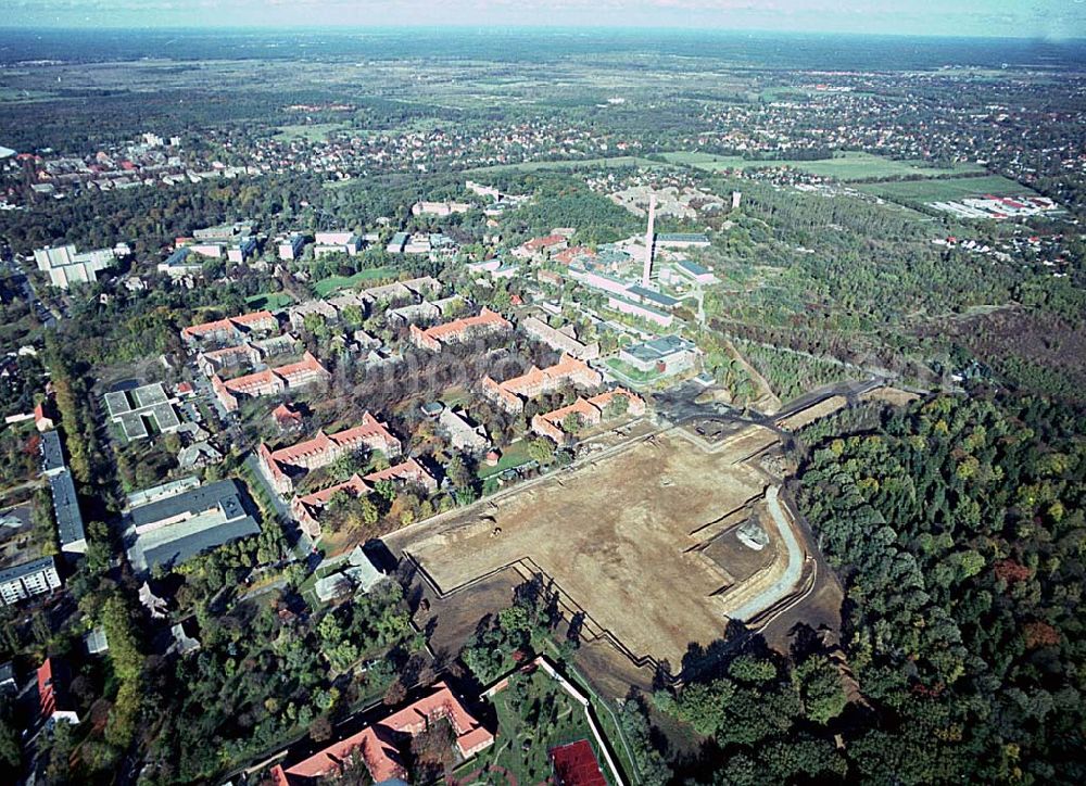 Aerial image Berlin-Buch - 27.10.2003 Baustelle für den Neubau der Helios Klinik AG in Berlin-Buch Wiltbergstraße 50 13125 Berlin postmaster@berlin.helios-kliniken.de Telefon: +49 (0)30 94 01 - 0 Telefax: +49 (0)30 94 01 - 21 51