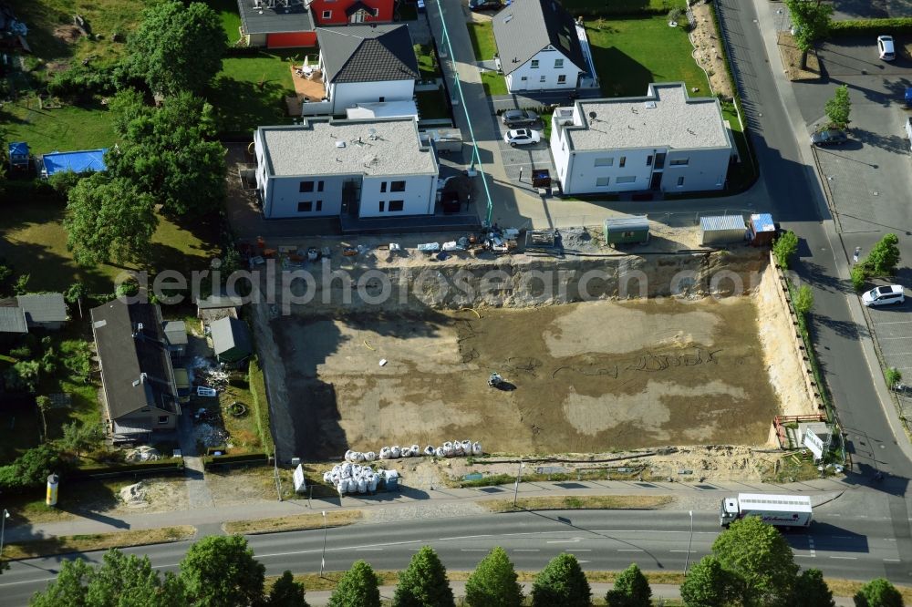 Stahnsdorf from the bird's eye view: Construction site of a new build retirement home on Wilhelm-Kuelz-Strasse in Stahnsdorf in the state Brandenburg, Germany