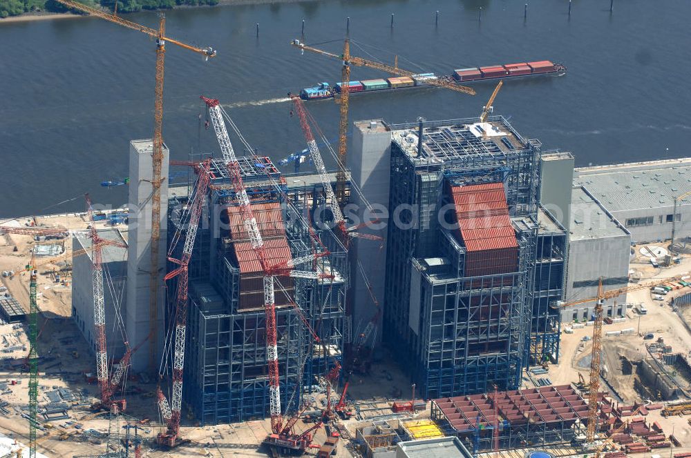 Aerial photograph Hamburg - Blick auf die Baustelle vom Neubau Steinkohlekraftwerk Moorburg an der Elbedurch die Vattenfall Europe AG und die Baufirma Wayss & Freytag Ingenieurbau AG. View the construction site of new coal power plant on the Elbe Moorburg by Vattenfall Europe AG and the construction company Wayss & Freytag AG Engineering / BAM Deutschland AG.