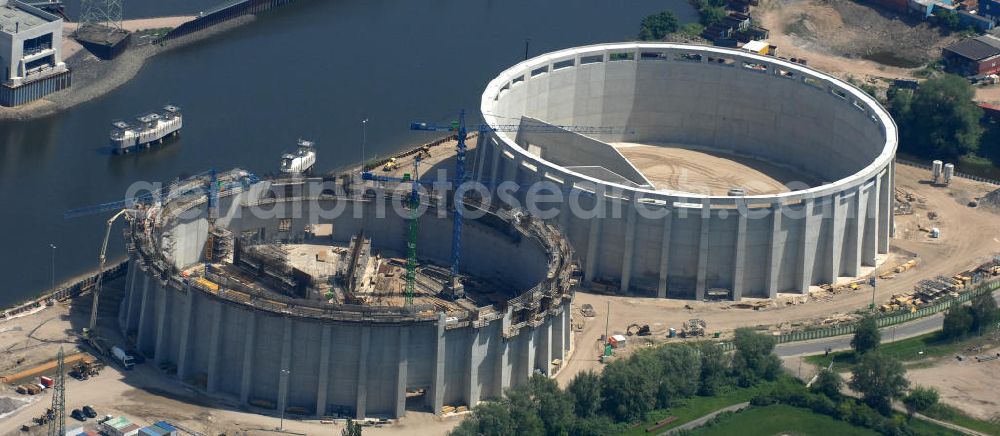 Aerial image Hamburg - Blick auf die Baustelle vom Neubau Steinkohlekraftwerk Moorburg an der Elbedurch die Vattenfall Europe AG und die Baufirma Wayss & Freytag Ingenieurbau AG. View the construction site of new coal power plant on the Elbe Moorburg by Vattenfall Europe AG and the construction company Wayss & Freytag AG Engineering / BAM Deutschland AG.