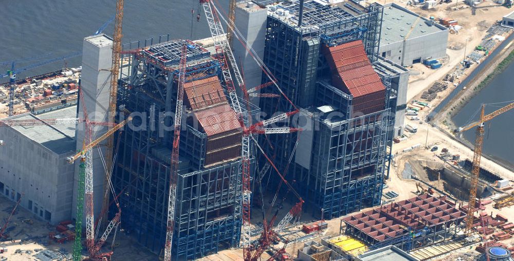 Aerial photograph Hamburg - Blick auf die Baustelle vom Neubau Steinkohlekraftwerk Moorburg an der Elbedurch die Vattenfall Europe AG und die Baufirma Wayss & Freytag Ingenieurbau AG. View the construction site of new coal power plant on the Elbe Moorburg by Vattenfall Europe AG and the construction company Wayss & Freytag AG Engineering / BAM Deutschland AG.