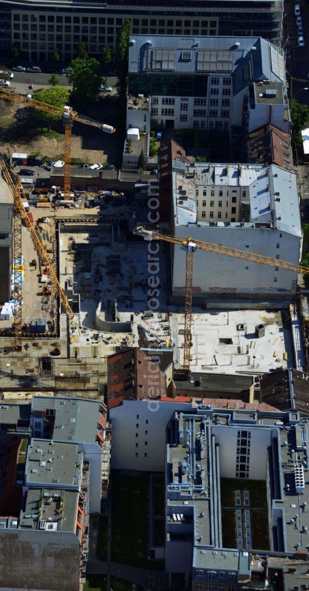 Aerial photograph Berlin Mitte - Construction site for a new hotel on the Titanic Chausseestraße - Zinnowitzer street in Berlin - Mitte