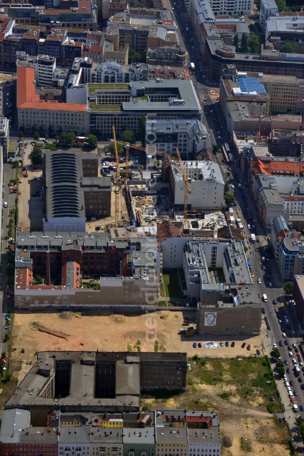 Aerial image Berlin Mitte - Construction site for a new hotel on the Titanic Chausseestraße - Zinnowitzer street in Berlin - Mitte