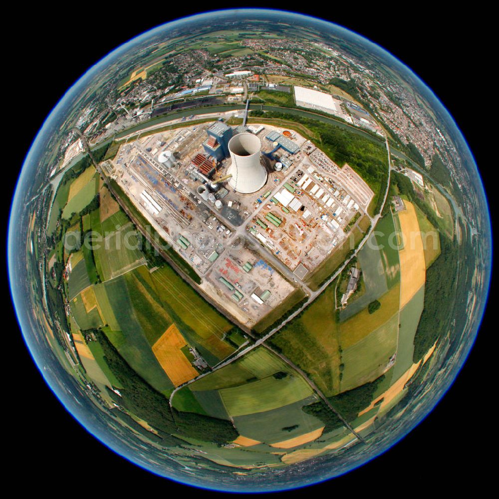 Datteln from above - Fish Eye Blick auf die Baustelle des neuen Steinkohlekraftwerk Datteln / Castrop-Rauxel im Ruhrgebiet am Dortmund-Ems-Kanal. Der Kraftwerksneubau ist auch bekannt als EON Datteln 4. Datteln 4 geht 2012 als Monoblockanlage mit einer Bruttoleistung von 1.100 MW in Betrieb und ersetzt die Blöcke 1 bis 3 in Datteln und Shamrock in Herne, die ihr technisch-wirtschaftliches Laufzeitende erreichen werden. Snowy winter construction site of new coal-fired power plant dates on the Dortmund-Ems Canal.