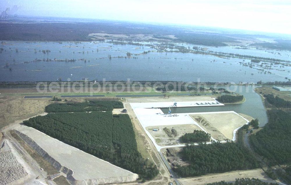 Aerial photograph Schwedt / Oder - Baustelle des neuen Binnenhafens in Schwedt / Oder. 11.03.02